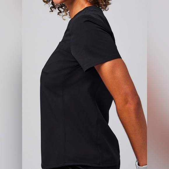 NWT, Fabletics Vital 1-Pocket Scrub Top, Black, XXL, O83 - Picture 3 of 4